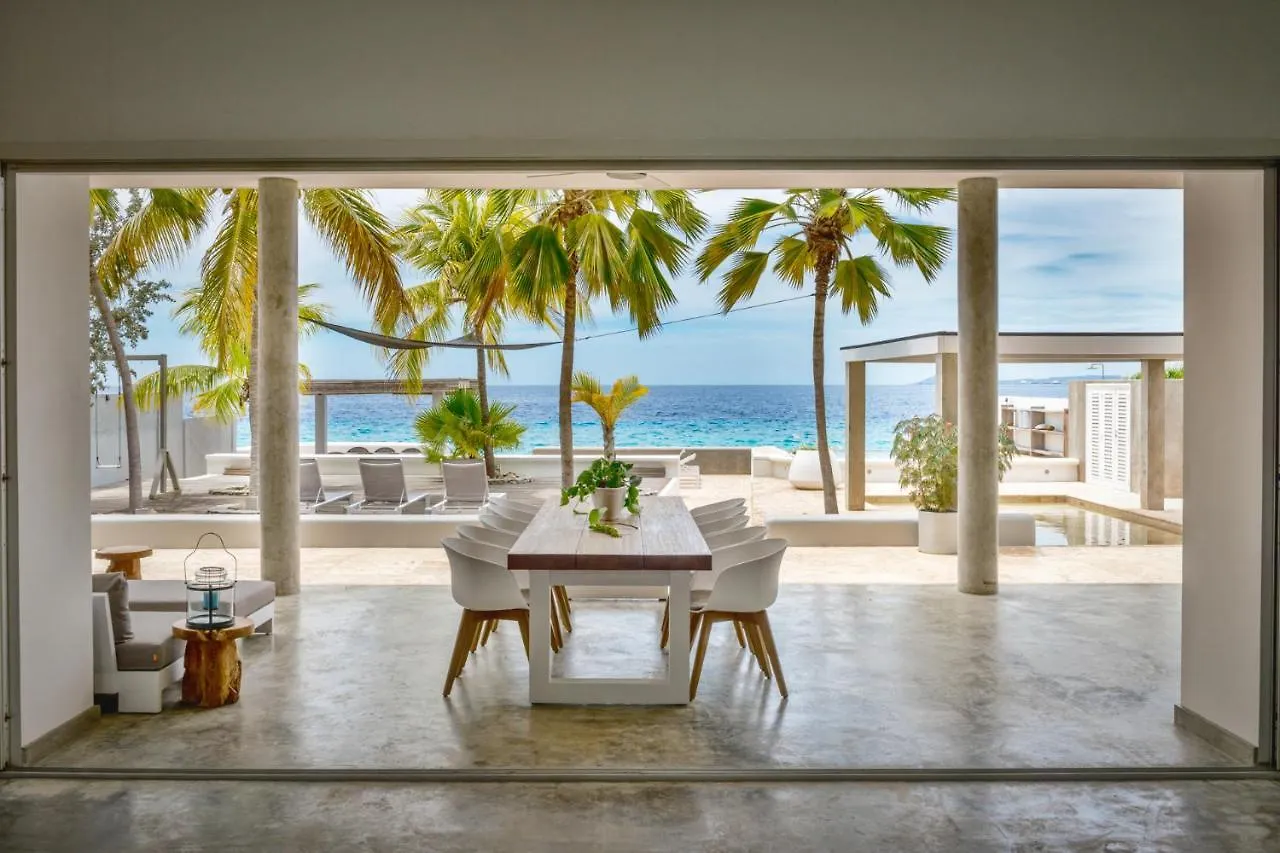 Villa Atlantis